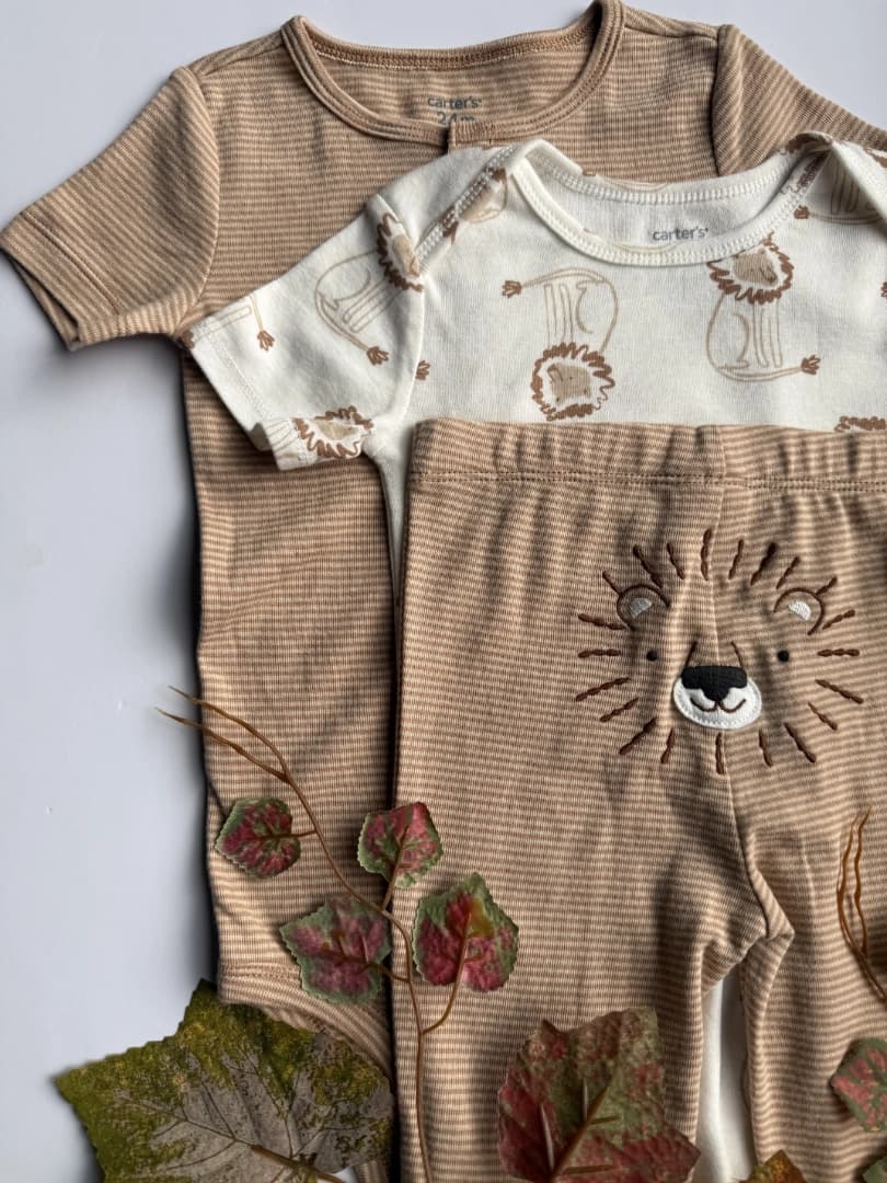 Set de bodys y pantalón de león