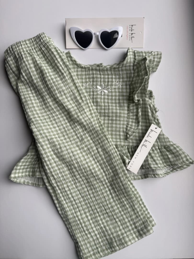 Conjunto de verano con gafas