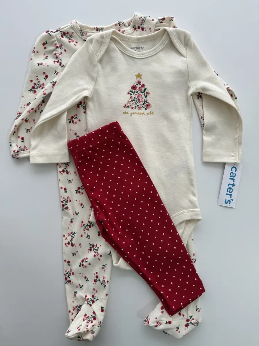 Set con pijama navideña